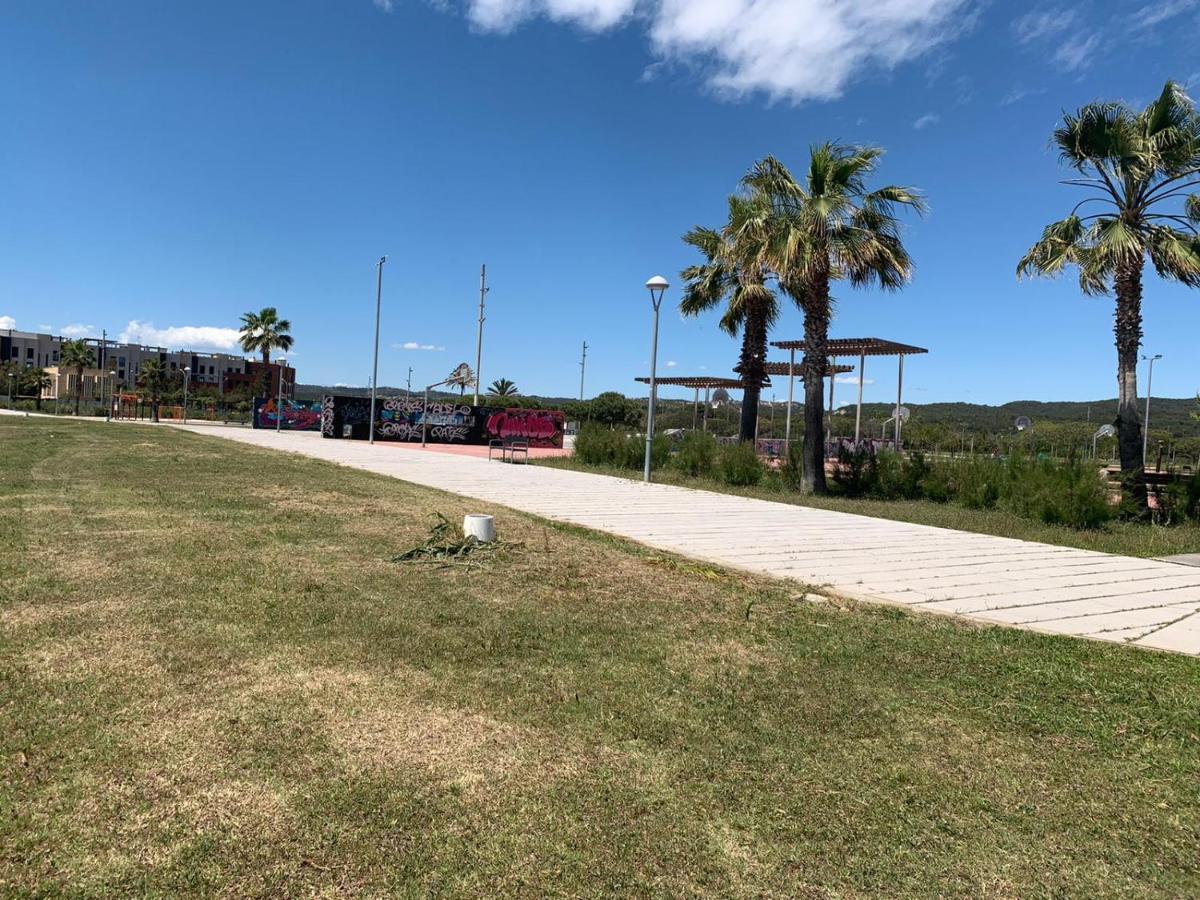 Apartamento Para 5 Personas Frente Al Mar Con Piscina Y Parking Cubelles Exterior photo