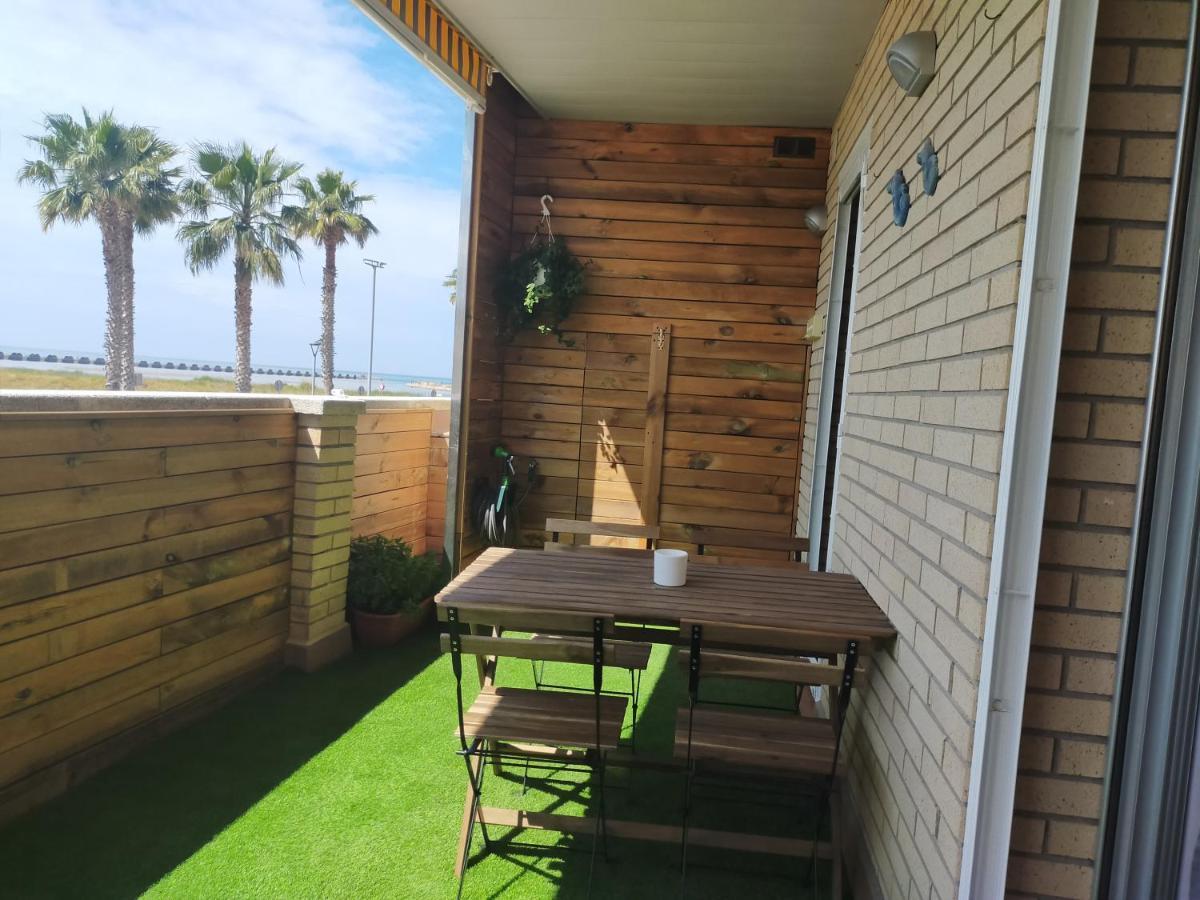 Apartamento Para 5 Personas Frente Al Mar Con Piscina Y Parking Cubelles Exterior photo